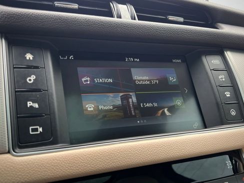 Used 2016 Jaguar XF Premium image 54