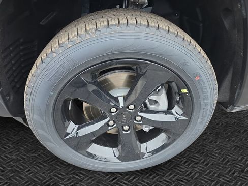 New 2026 Jeep Grand Cherokee L Limited w/ Limited Altitude Package image 11