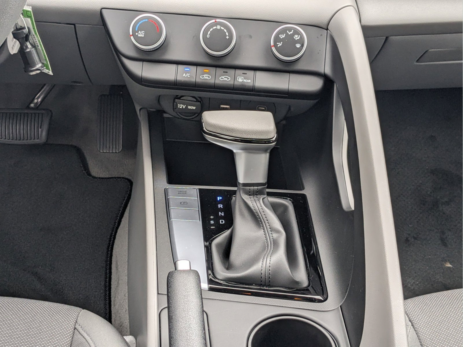 New 2026 Hyundai Elantra SE FWD image 18