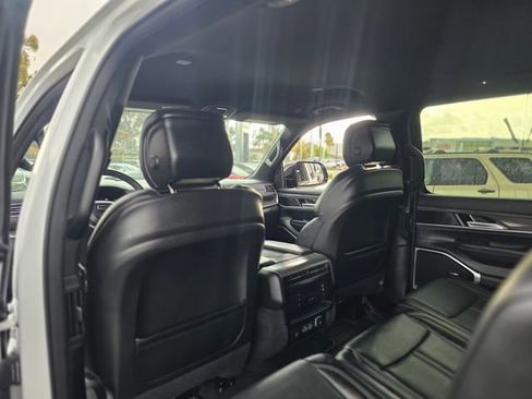 Used 2024 Jeep Wagoneer L Series II w/ Flexible Seating Group RWD image 20