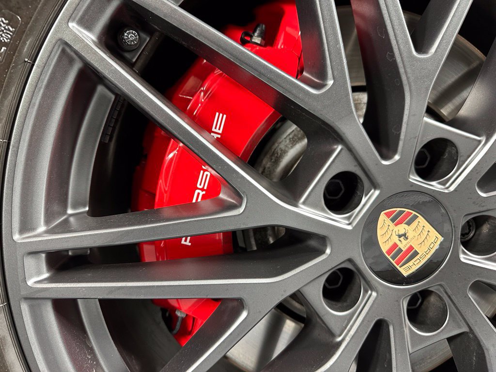 Used 2026 Porsche Cayenne GTS AWD/4WD image 16