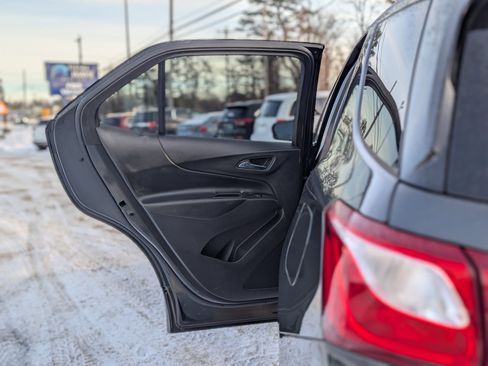 Used 2019 Chevrolet Equinox LT image 32