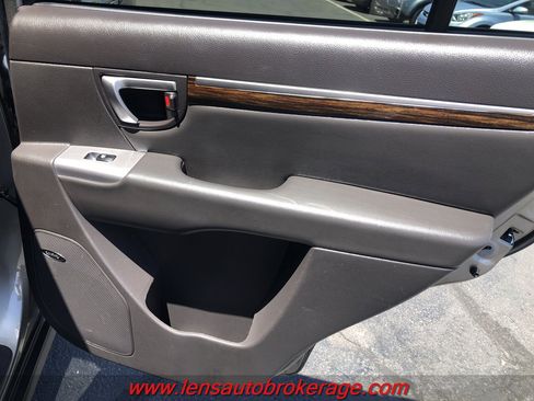 Used 2012 Hyundai Santa Fe Limited w/ Navigation Pkg 4 FWD image 18