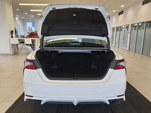 Used 2022 Toyota Camry SE image 9