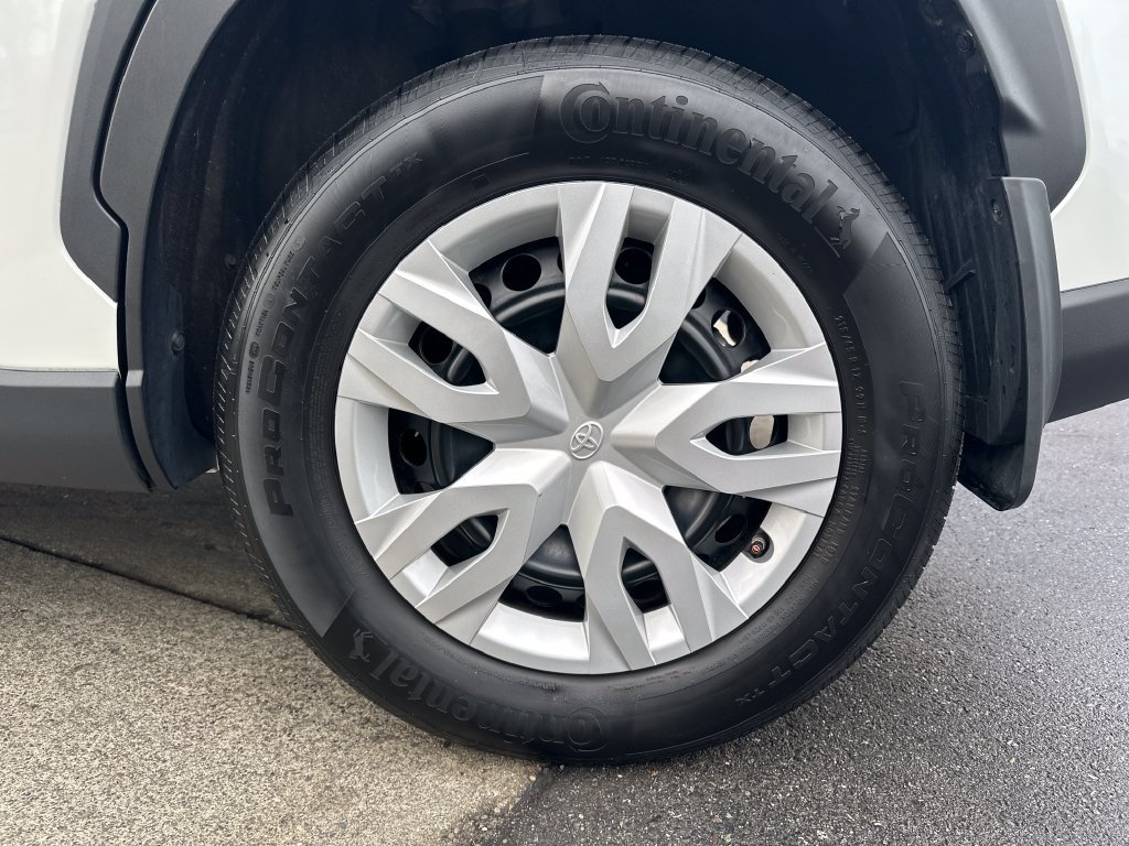 Certified 2024 Toyota Corolla Cross L AWD/4WD image 27