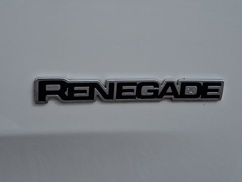Used 2023 Jeep Renegade Latitude image 29