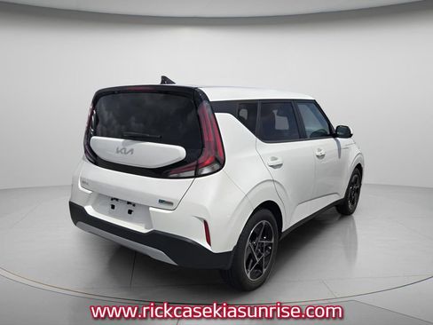 Used 2024 Kia Soul EX FWD image 5