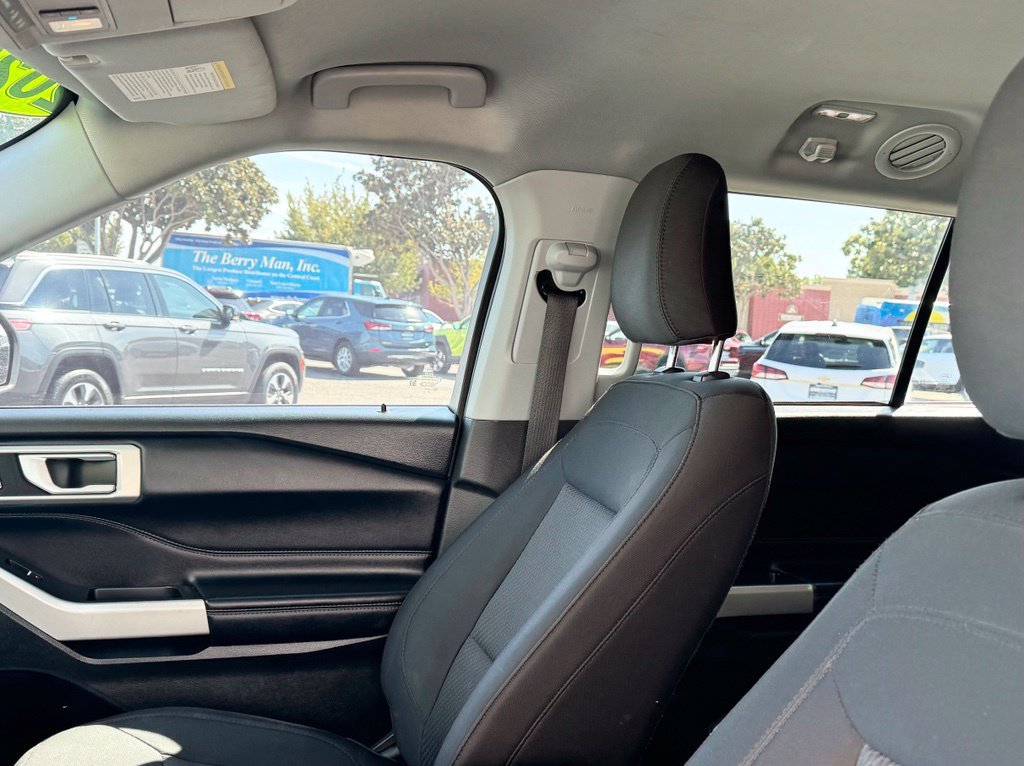 Used 2022 Ford Explorer XLT RWD image 14