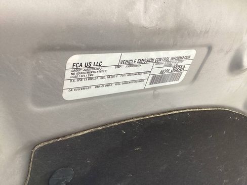 Used 2018 Chrysler Pacifica Touring Plus FWD image 39