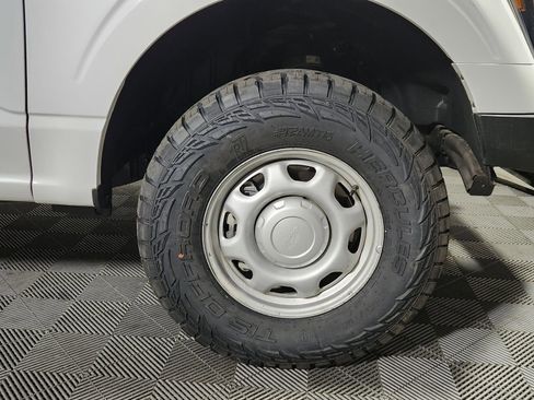 Used 2023 Ford F150 XL w/ Trailer Tow Package image 12