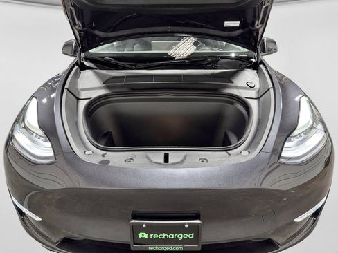 Used 2024 Tesla Model Y Long Range AWD/4WD image 23
