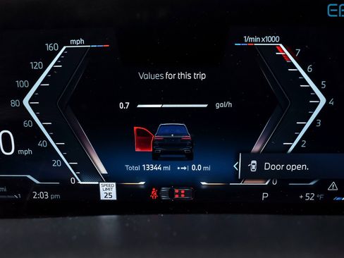 Used 2024 BMW X7 xDrive40i w/ M Sport Package image 19