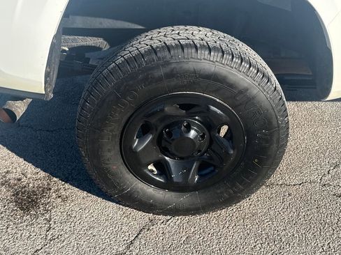 Used 2020 Toyota Tacoma SR image 36