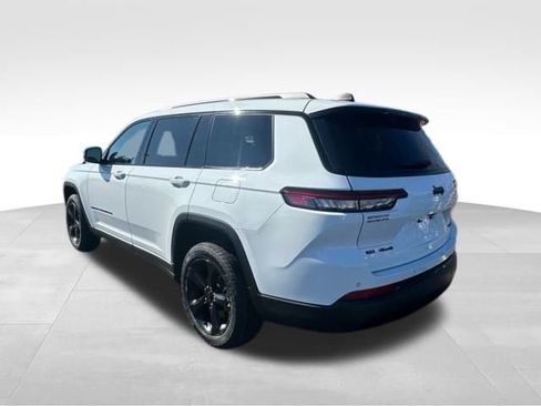 Used 2023 Jeep Grand Cherokee L Limited w/ Black Appearance Package image 5
