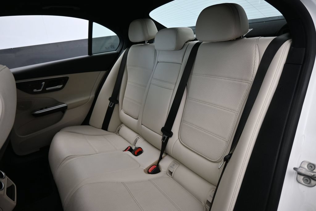 Used 2025 Mercedes-Benz C 300 Sedan image 35