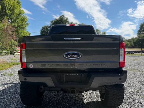 Used 2017 Ford F250 Lariat w/ Lariat Value Package AWD/4WD image 6