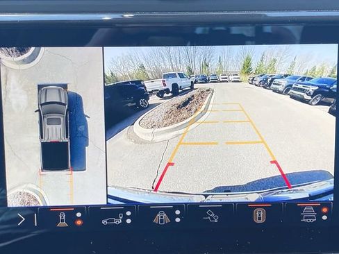 Used 2024 GMC Sierra 1500 AT4 w/ Technology Package AWD/4WD image 14