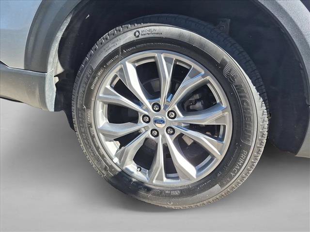 Used 2023 Ford Explorer XLT w/ Equipment Group 202A AWD/4WD image 9