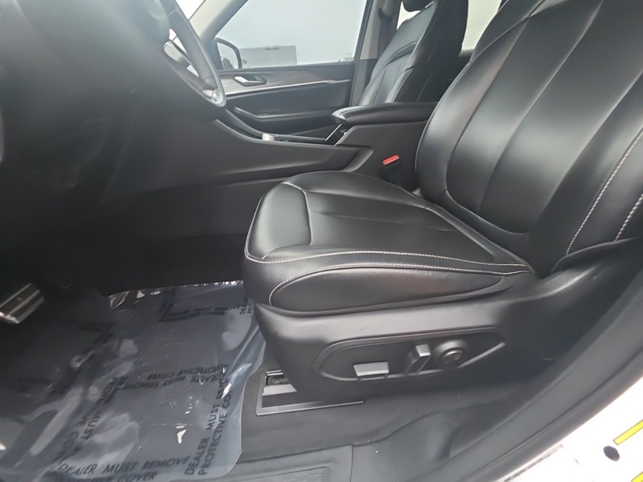 Used 2023 Jeep Grand Cherokee Limited RWD image 15