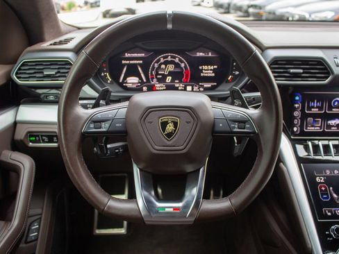 Used 2023 Lamborghini Urus S AWD/4WD image 12