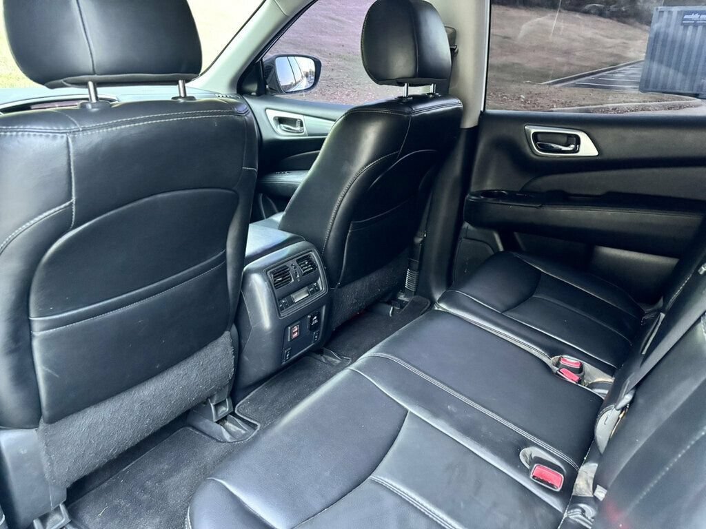 Used 2018 Nissan Pathfinder SL FWD image 16