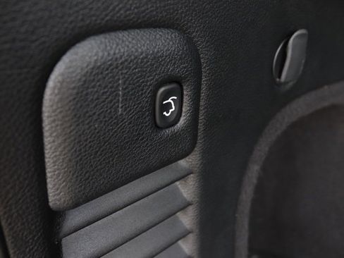 Used 2020 Jeep Grand Cherokee Overland image 6