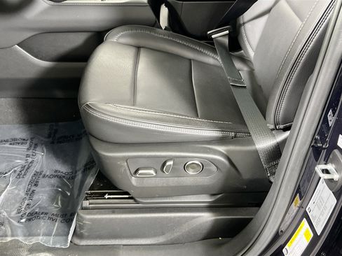 Used 2024 GMC Yukon XL Denali image 19