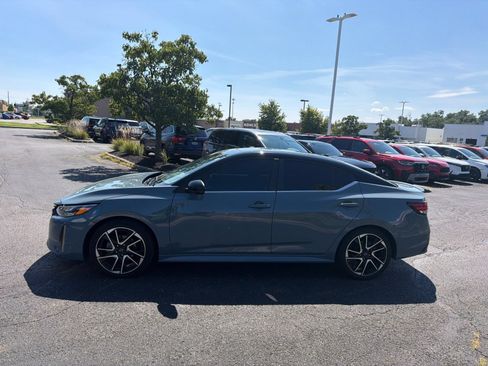 Used 2024 Nissan Sentra SR w/ SR Premium Package FWD image 2