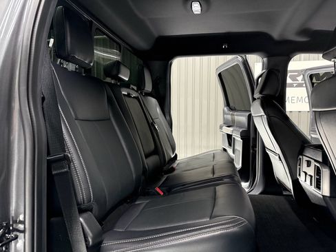 Used 2022 Ford F250 Lariat w/ Black Appearance Package image 33