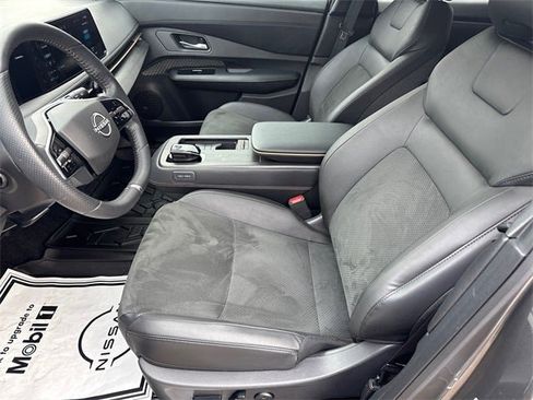 Certified 2023 Nissan Ariya AWD image 18