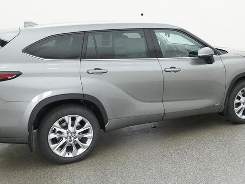 New 2026 Toyota Highlander Limited AWD/4WD image 13
