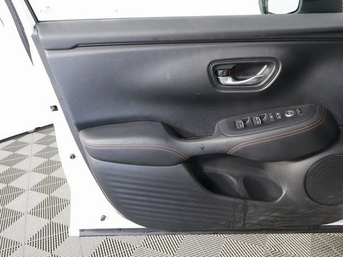 Used 2024 Honda HR-V Sport image 12