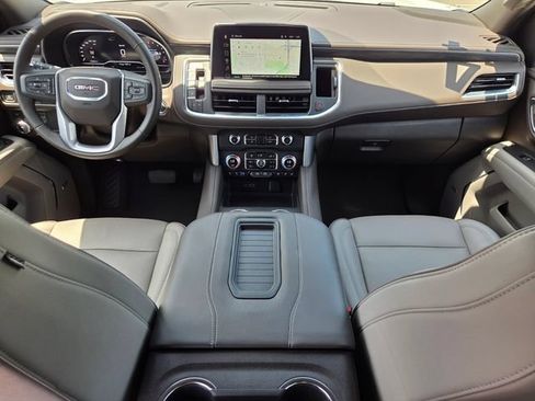 Used 2024 GMC Yukon XL SLT w/ SLT Luxury Package AWD/4WD image 16
