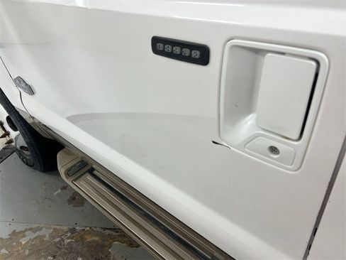 Used 2011 Ford F350 King Ranch w/ FX4 Off Road Pkg image 34