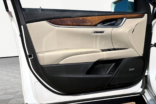Used 2018 Cadillac XTS Luxury w/ Driver Awareness Package FWD image 17
