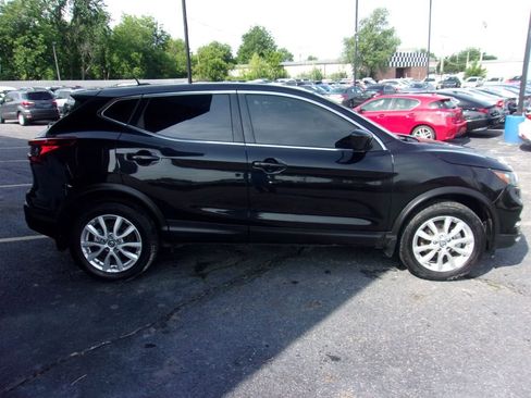 Used 2021 Nissan Rogue Sport S image 4