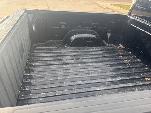 Used 2020 GMC Sierra 1500 Elevation w/ Elevation Value Package image 6