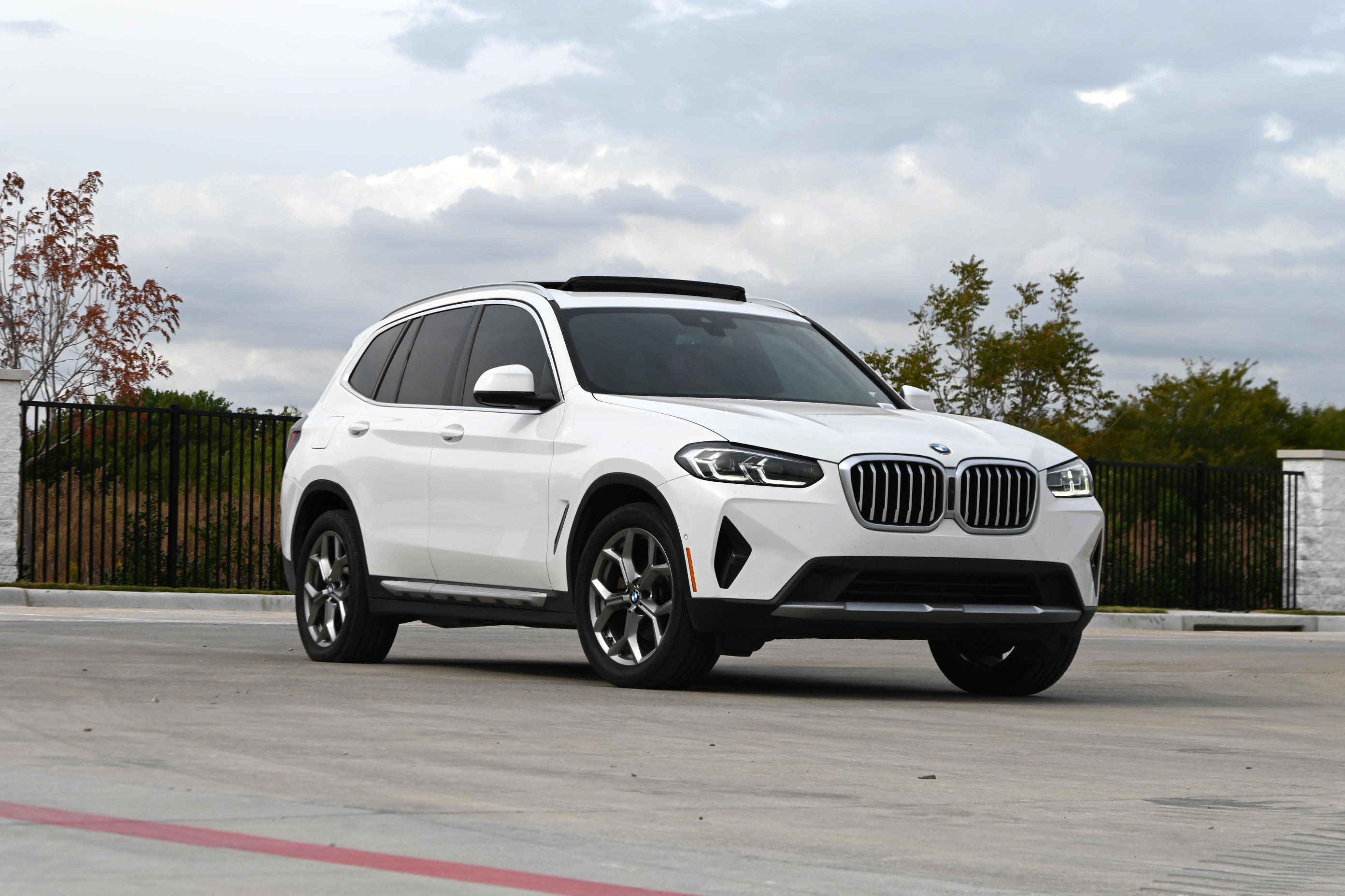 Used 2023 BMW X3 sDrive30i w/ Premium Package RWD image 2