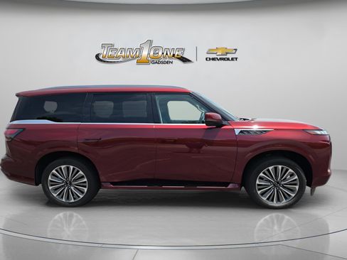 Used 2025 INFINITI QX80 Sensory AWD/4WD image 9