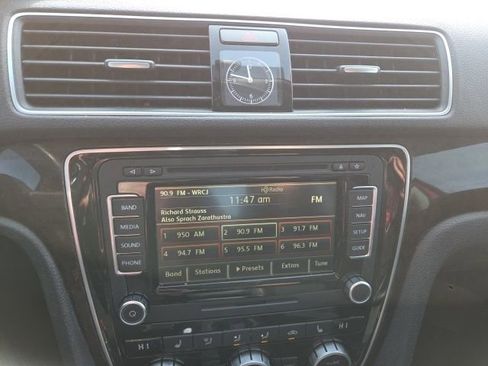 Used 2015 Volkswagen Passat TDI SEL Premium image 14