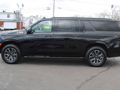 Used 2023 Chevrolet Suburban Z71 w/ Luxury Package AWD/4WD image 4