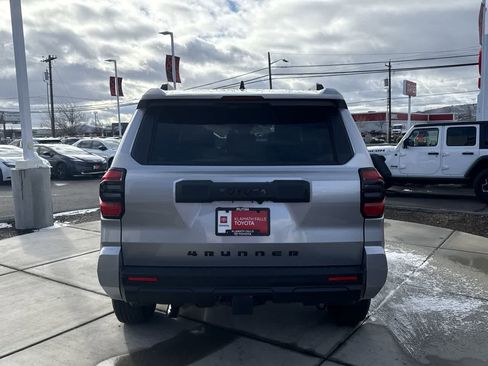 New 2026 Toyota 4Runner SR5 image 4
