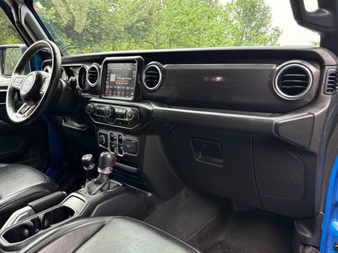 Used 2021 Jeep Wrangler Unlimited Sahara AWD/4WD image 25