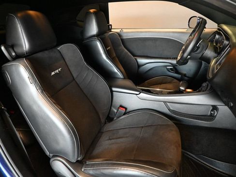 Used 2015 Dodge Challenger SRT Hellcat RWD image 17