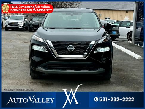Used 2023 Nissan Rogue SV image 2