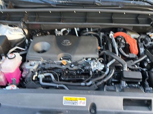 Certified 2024 Toyota Highlander Platinum AWD/4WD image 38