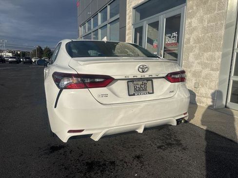 Certified 2022 Toyota Camry SE image 5