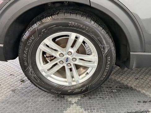 Used 2020 Ford Explorer XLT w/ Equipment Group 202A RWD image 14