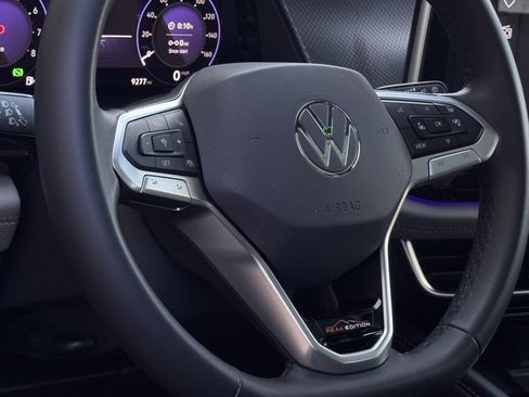 Used 2024 Volkswagen Atlas Peak Edition SE image 34