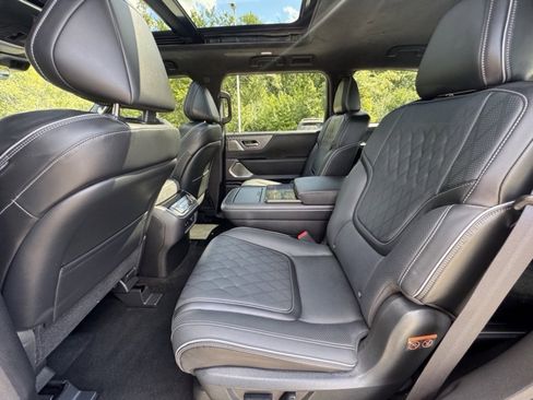 Certified 2025 INFINITI QX80 Autograph w/ Premium Cargo Package image 23